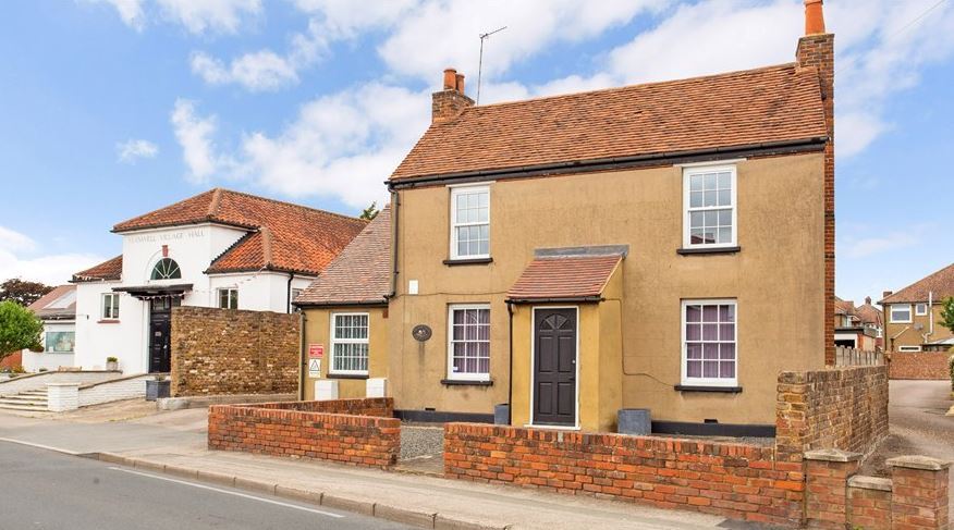 13 High St, Staines for sale - Primary Photo - Image 1 of 1