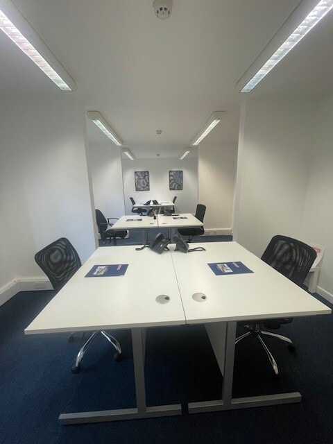 River Lawn Rd, Tonbridge to rent Interior Photo- Image 1 of 15