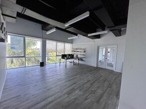 301 Arthur Godfrey Rd, Miami Beach, FL for rent Interior Photo- Image 1 of 3