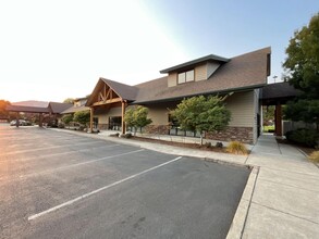 1879 Williams Hwy, Grants Pass, OR for sale Building Photo- Image 1 of 15