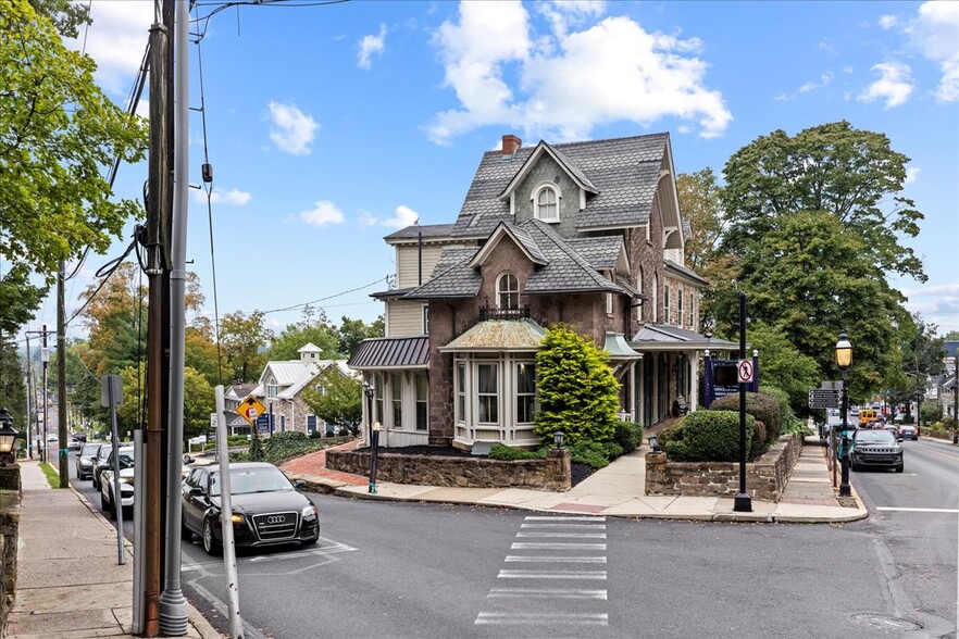 152 N Main St, Doylestown, PA for rent - Building Photo - Image 2 of 41