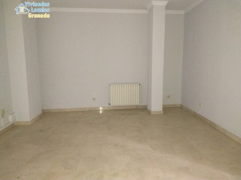 Office in Granada to rent - Interior Photo - Image 2 of 6