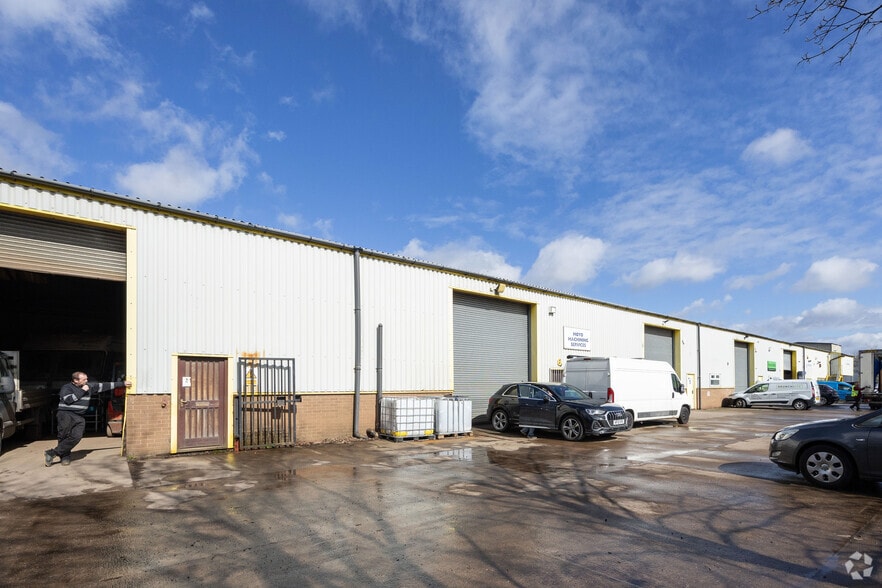 Modular Ct, Wolverhampton to rent - Building Photo - Image 3 of 3