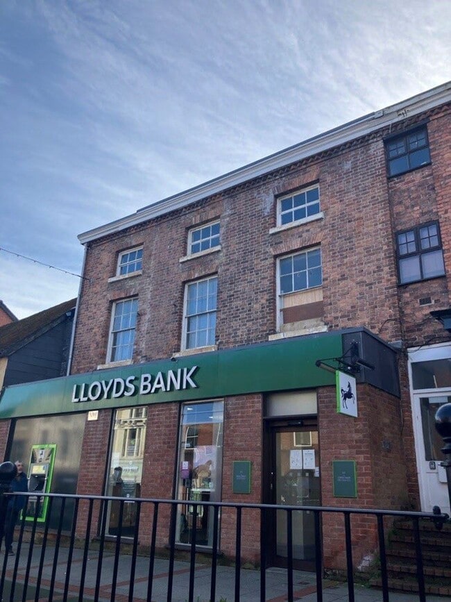 More details for 12 High St, Newtown - Retail to Rent