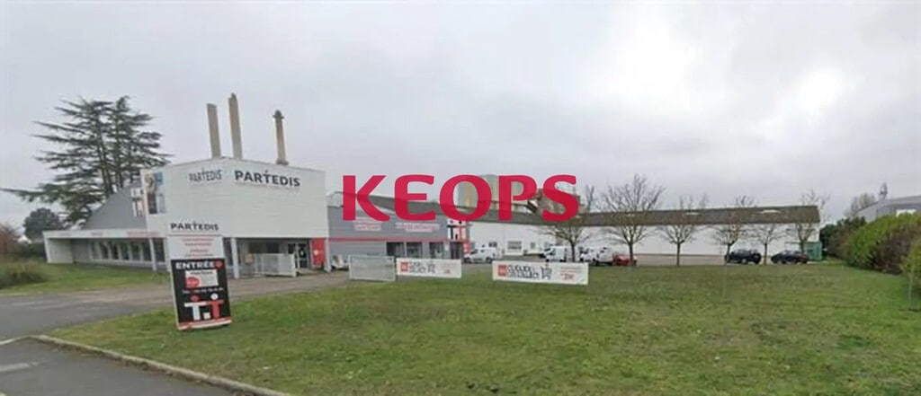 Location Local d'activités 1 200 m² - Photo 1