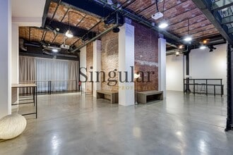 Retail in Barcelona, Barcelona to rent Interior Photo- Image 2 of 17