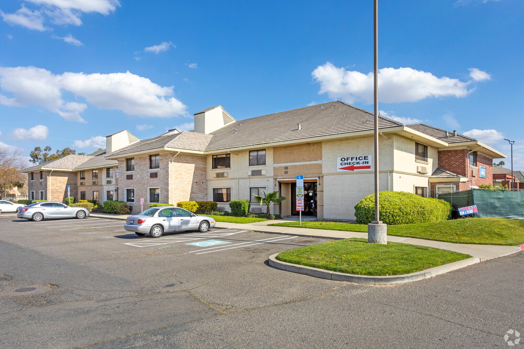 1720 Sisk Rd, Modesto, CA for sale Primary Photo- Image 1 of 1