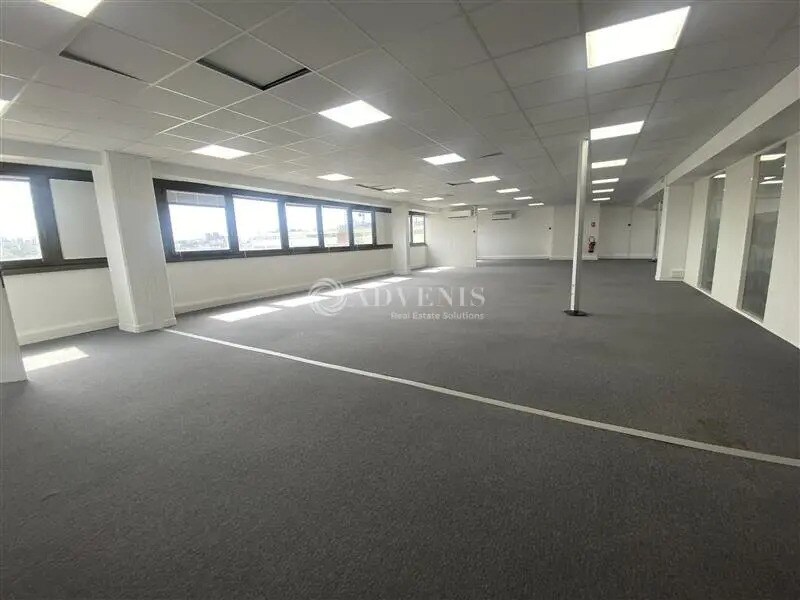 Office in Ivry-sur-Seine to rent Interior Photo- Image 1 of 13