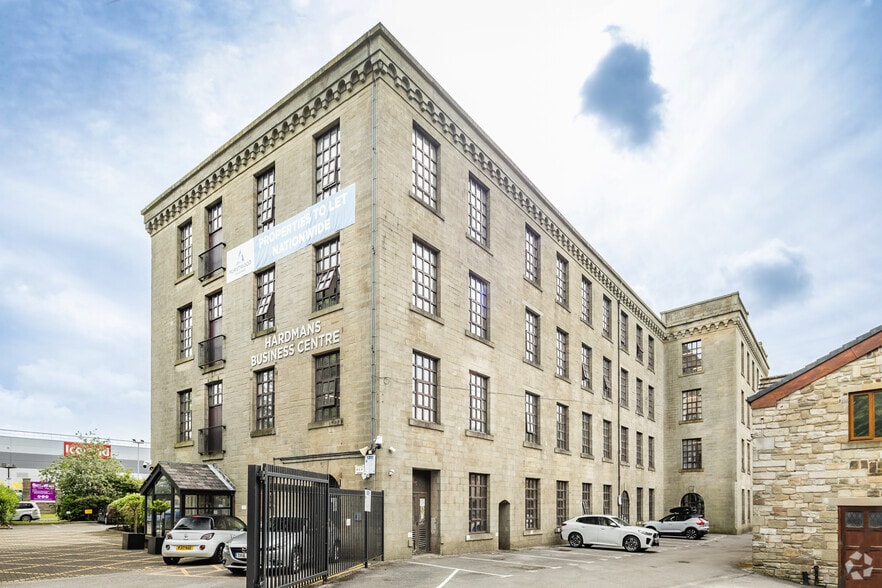 New Hall Hey Rd, Rossendale to rent - Building Photo - Image 2 of 27