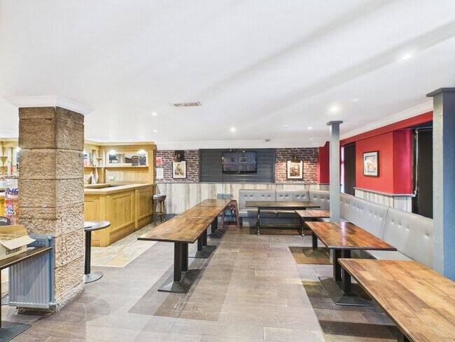 More details for 8-10 Kirk Square, Arbroath - Retail to Rent