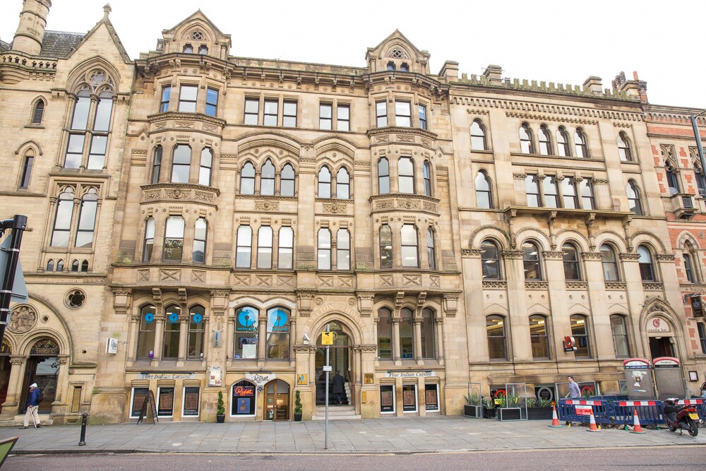 16-18 Albert Sq, Manchester for sale Primary Photo- Image 1 of 1