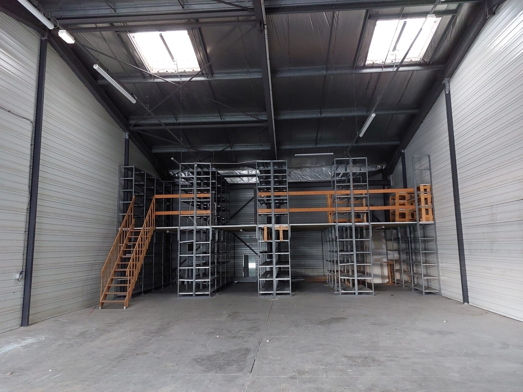 Industrial in La Seyne-sur-Mer to rent Interior Photo- Image 1 of 4