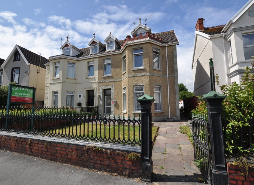 72 Queen Victoria Rd, Llanelli for sale Building Photo- Image 1 of 1