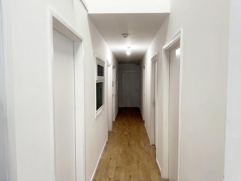 17-23 Broughton Ln, Manchester to rent - Building Photo - Image 3 of 5