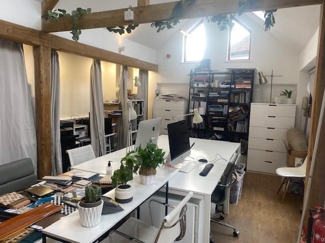 High St, Ripley to rent Interior Photo- Image 1 of 5