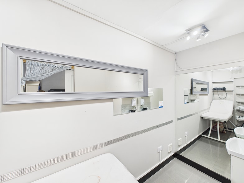 77 Dalblair Rd, Ayr to rent - Interior Photo - Image 3 of 3