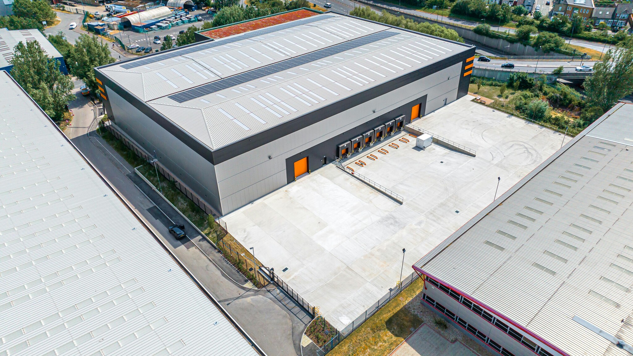 1 Church Manorway, Erith to rent Building Photo- Image 1 of 18