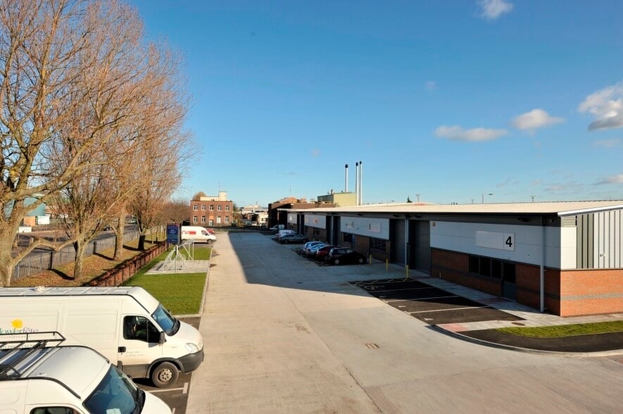 Roseland Hall, Grangemouth to rent - Building Photo - Image 3 of 4