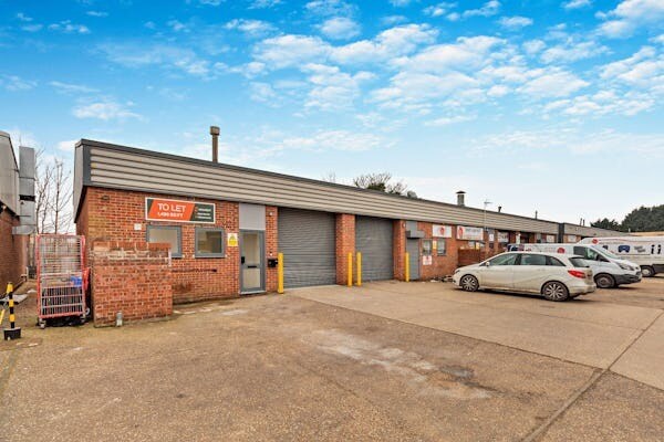 Davey Close, Colchester to rent - Building Photo - Image 2 of 7