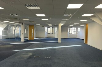 5 Hill Ave, Amersham to rent Interior Photo- Image 2 of 9