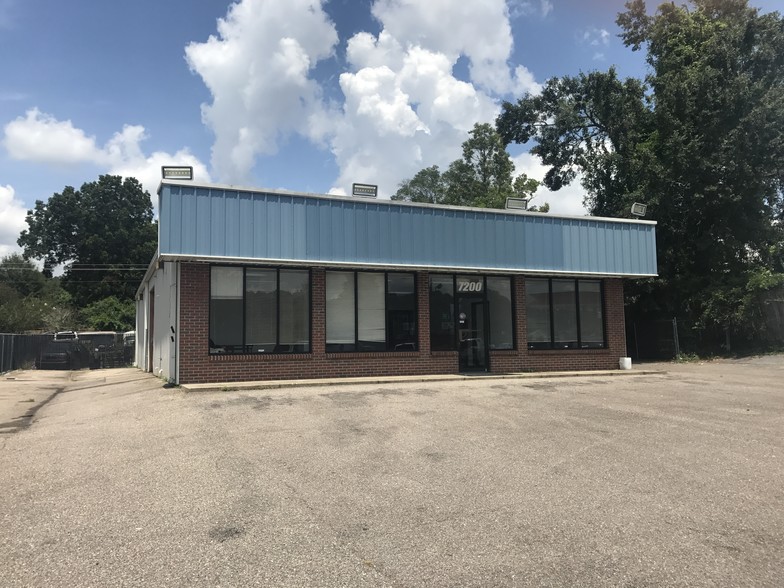 7200 Airport Blvd, Mobile, AL for sale - Building Photo - Image 1 of 1