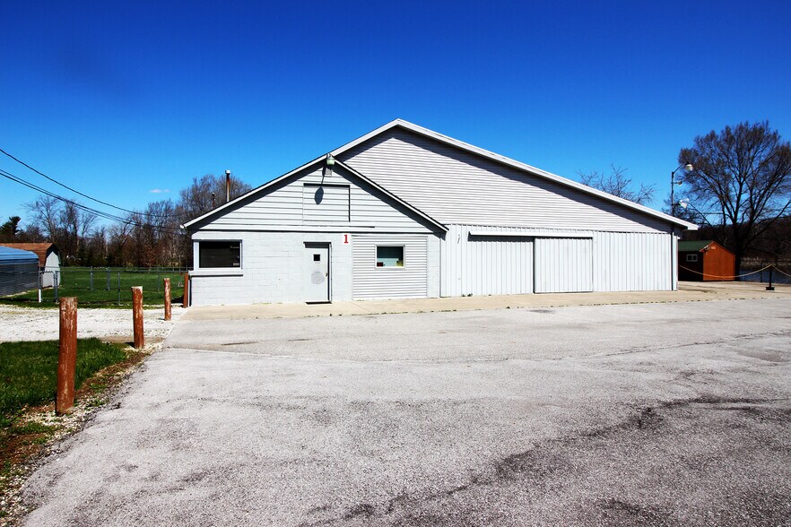 15512 Tonkel Rd, Leo 46765 UK