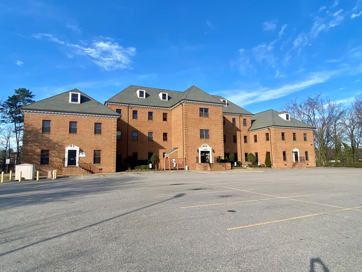 4575 Bonney Rd, Virginia Beach 23462 UK