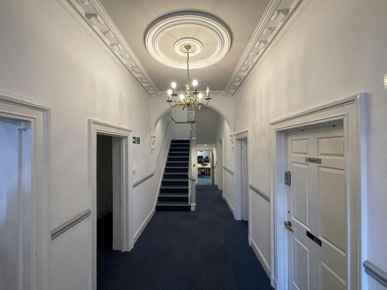 73 Sankey St, Warrington to rent - Interior Photo - Image 3 of 9