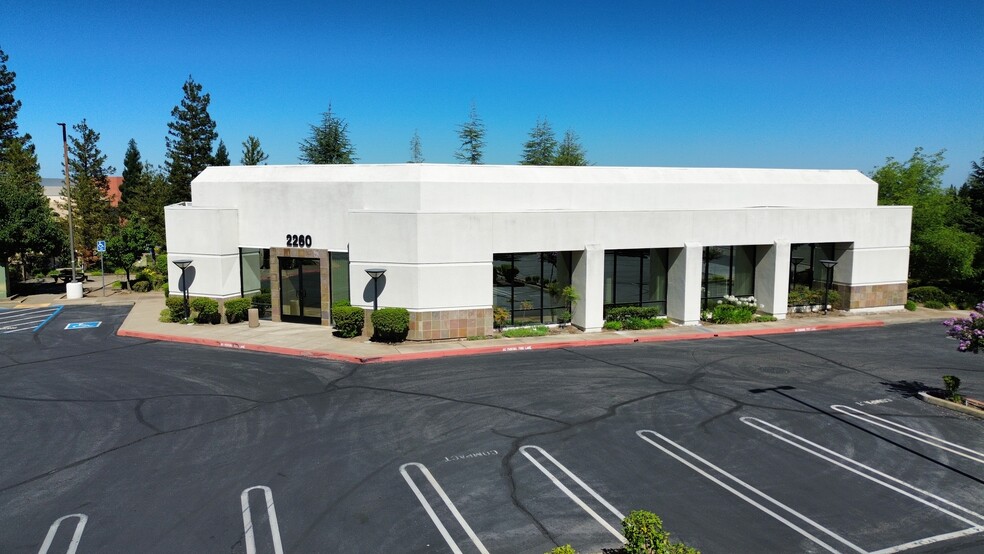 2260 Lava Ridge Ct, Roseville, CA for rent - Building Photo - Image 1 of 3