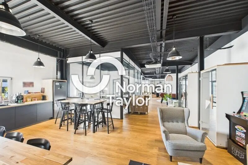 Office in Montpellier to rent - Building Photo - Image 1 of 9