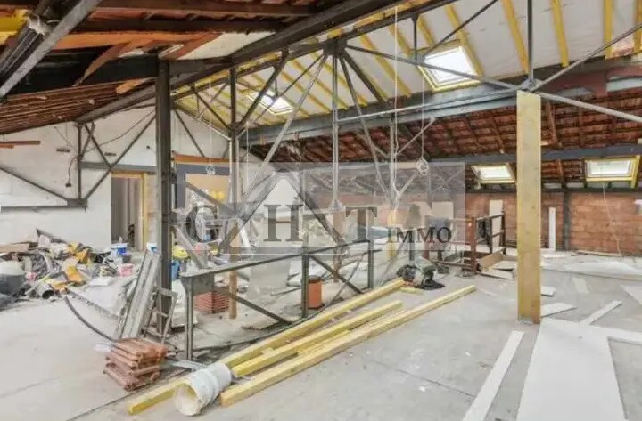 Industrial in Cachan for sale Interior Photo- Image 1 of 9