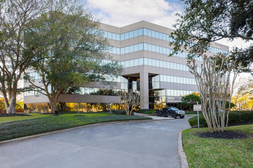 3100 S Gessner Rd, Houston, TX for sale - Building Photo - Image 3 of 13