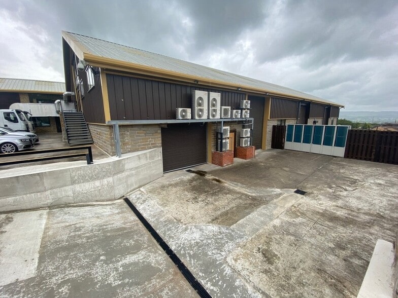 Whalley Rd, Wilpshire to rent - Building Photo - Image 2 of 2