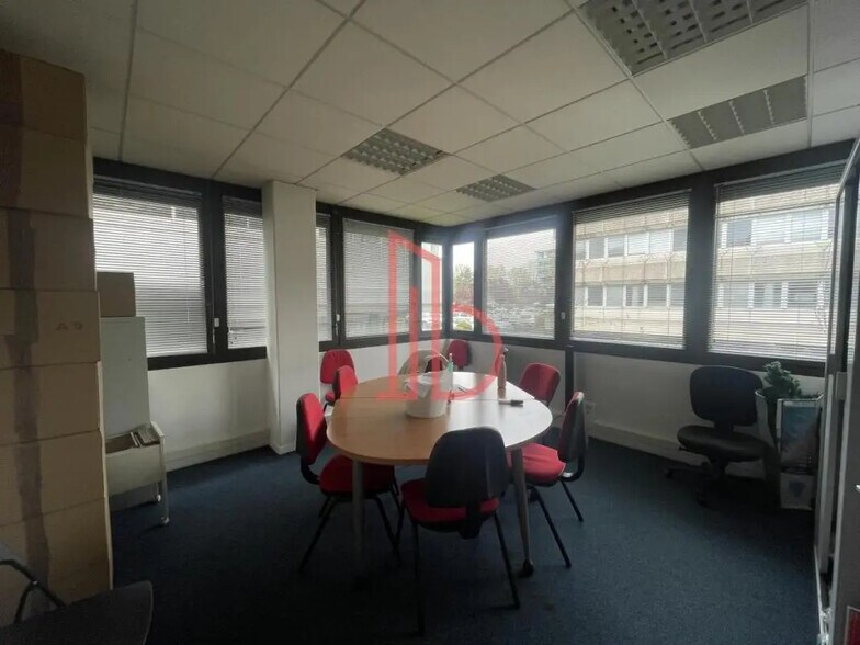 Office in Bruges to rent - Interior Photo - Image 3 of 4