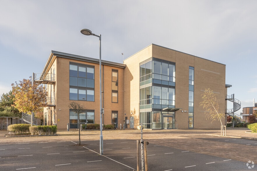 Harlequin Office Park, Bristol to rent - Primary Photo - Image 1 of 3