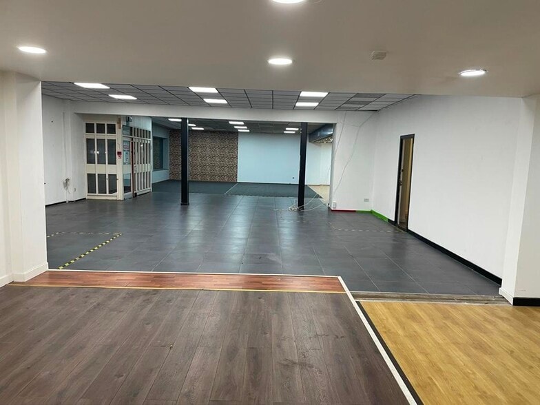 20 Fulbar St, Renfrew to rent - Building Photo - Image 3 of 7