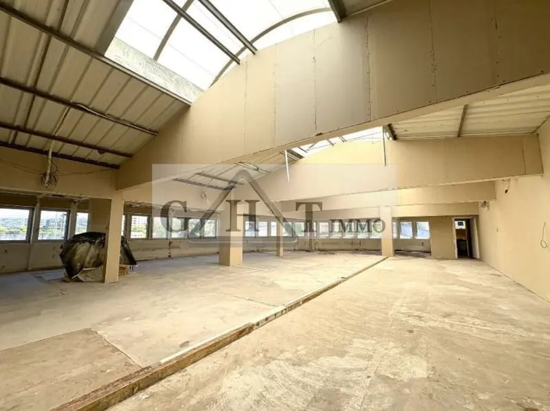 Industrial in Nanterre for sale Interior Photo- Image 1 of 5