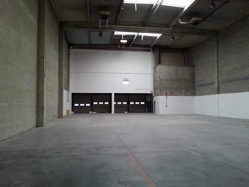 Light Industrial in Saint-Ouen-sur-Seine to rent - Interior Photo - Image 2 of 2