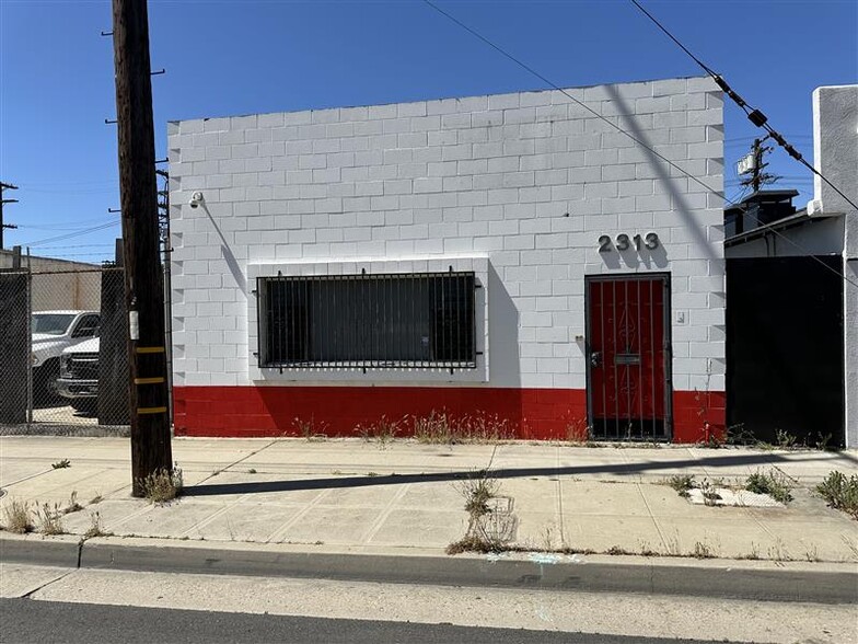 2311-2313 N San Fernando Blvd, Burbank, CA for rent - Building Photo - Image 2 of 9