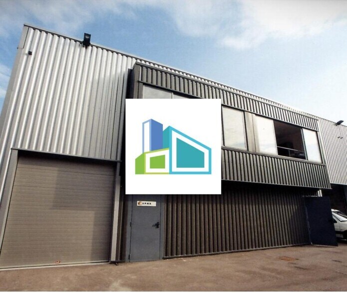 Industrial in Gémenos to rent - Building Photo - Image 3 of 5