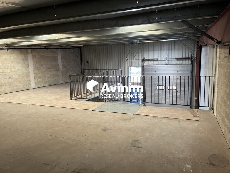 Industrial in Marseille to rent - Interior Photo - Image 3 of 7