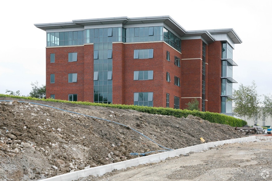 5A The Parklands, Bolton to rent - Building Photo - Image 3 of 3