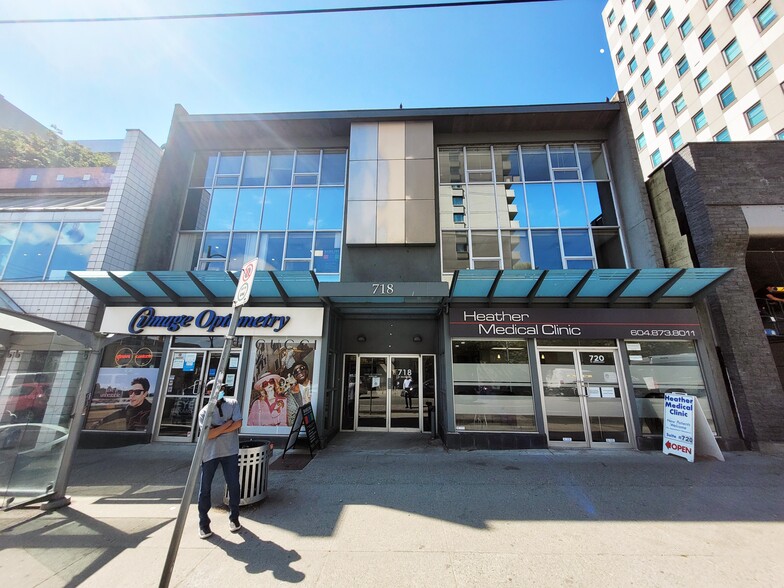 718-720 W Broadway, Vancouver, BC for rent - Building Photo - Image 1 of 7