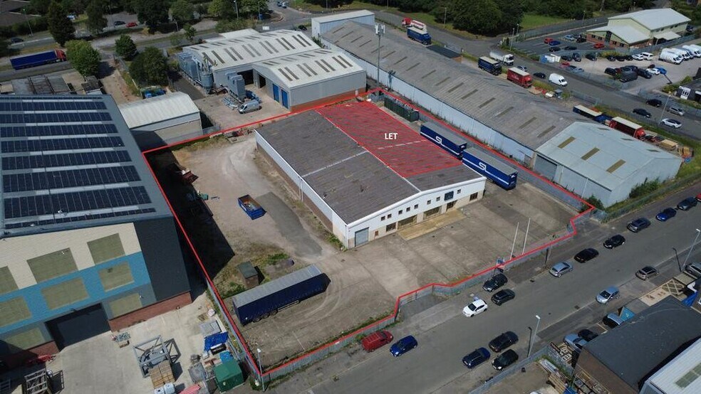Plantation Rd, Stoke On Trent to rent - Building Photo - Image 1 of 15