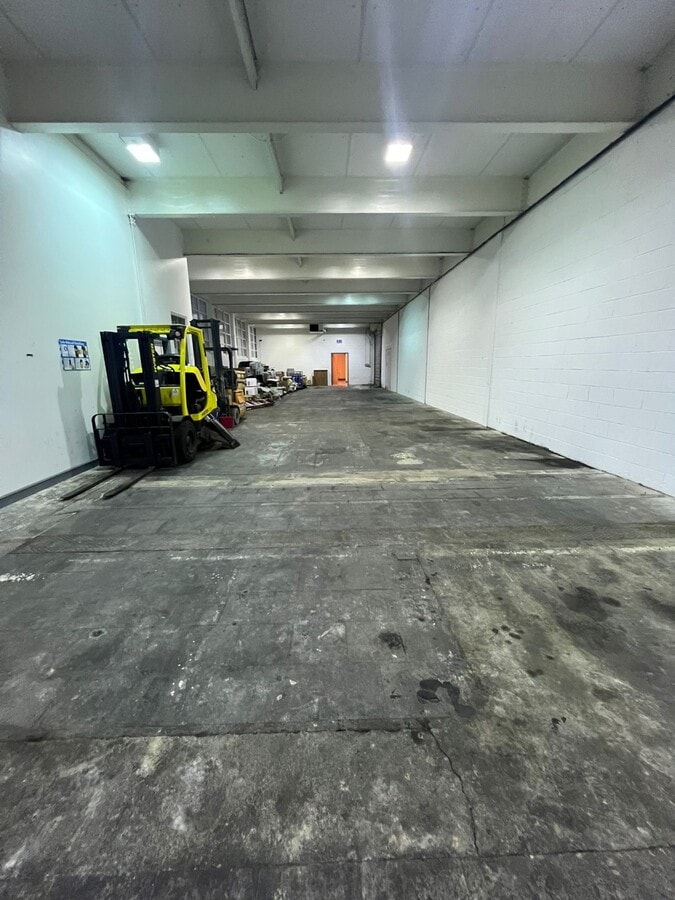 Edwards Ln, Liverpool, MSY L24 9HW - Unit D - - Interior Photo - Image 2 of 53