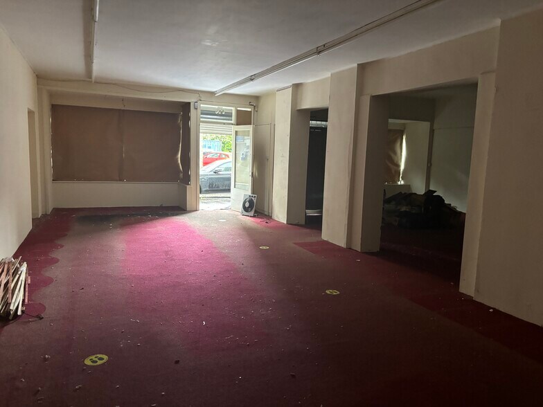 107-115 Glasgow Rd, Dumbarton to rent - Building Photo - Image 2 of 4