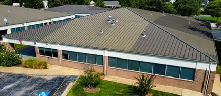 1005 Beau Terre Dr, Bentonville, AR to rent Interior Photo- Image 1 of 8