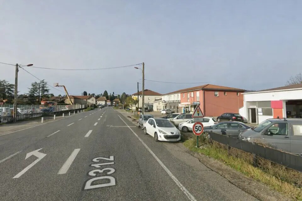 Location Commerce 230 m² - Photo 1