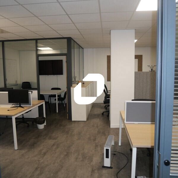 12-14 Rue Des Chauffours, Cergy to rent Interior Photo- Image 1 of 8