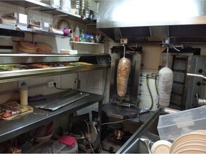 Retail in Barcelona, Barcelona to rent Interior Photo- Image 2 of 2